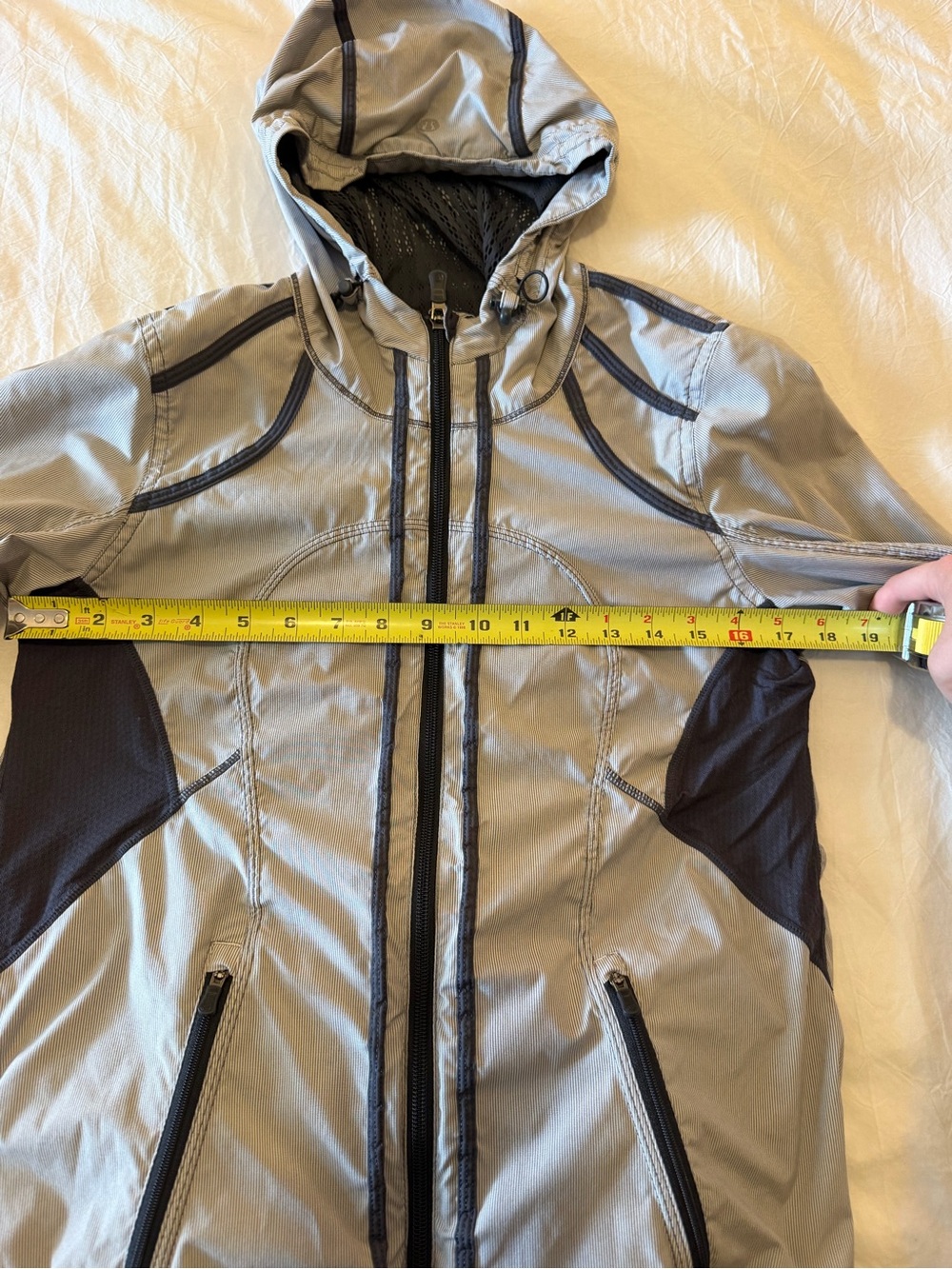 Lululemon Women's Gray white pinstripe Hooded Full Zip Jacket Activewear - Picture 8 of 8